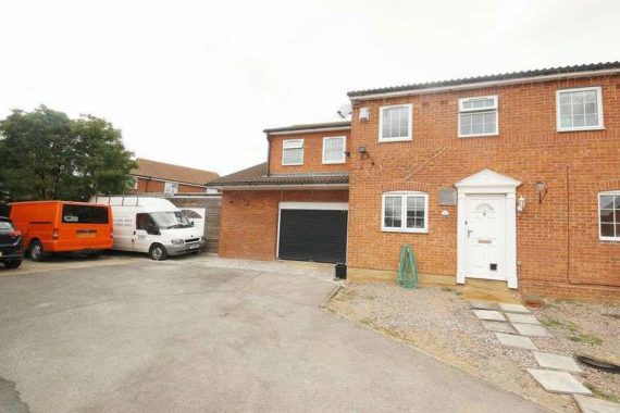 3 Bedroom Semi-Detac...